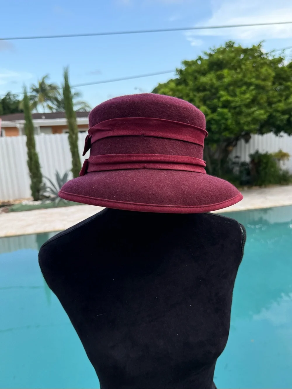 Vintage 1920s Style Burgundy Wool Felt Cloche Hat – Made in Italy